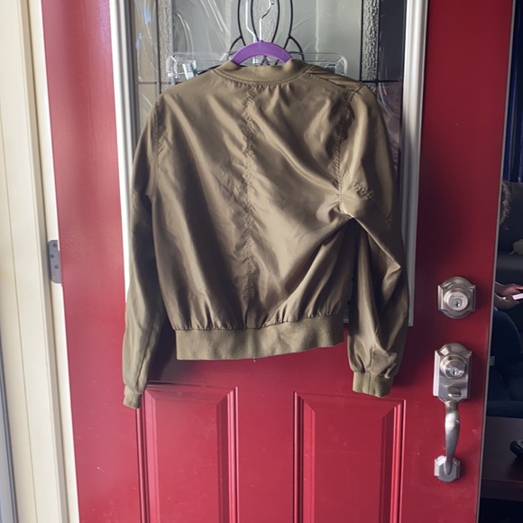 Light weight jacket - Picture 2 of 5